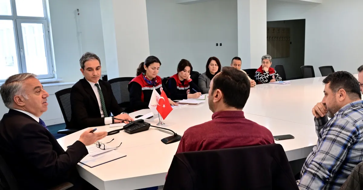 İzmir'de domates üretiminin yıl planlaması yapıldı haberi