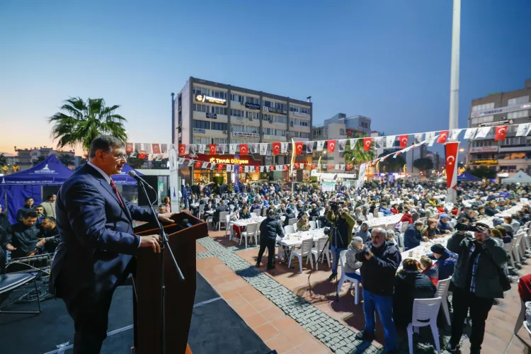 İzmir'de iftar sofrasında dayanışma mesajı! haberi