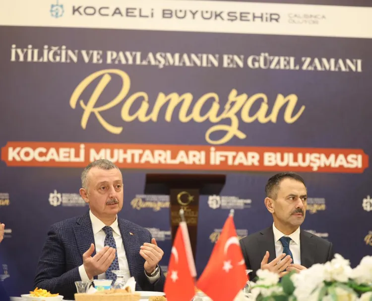 Kocaeli protokolünden muhtarlarla iftar yaptı haberi