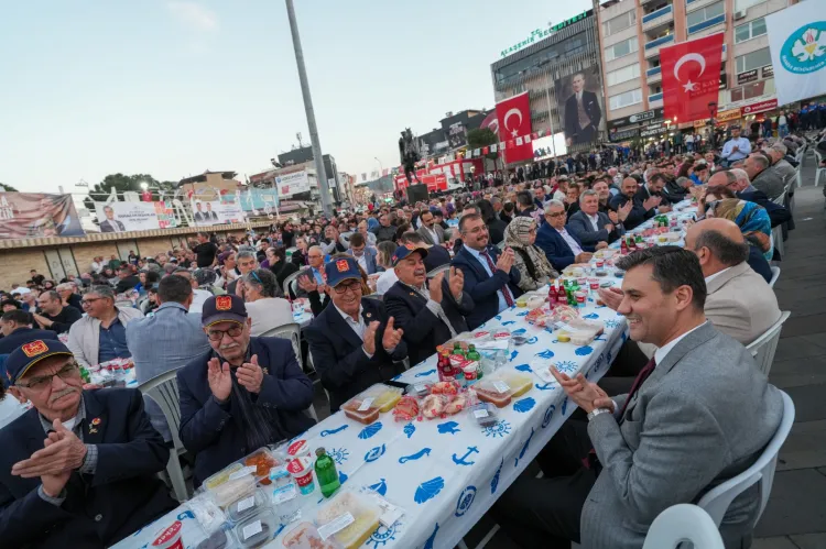 Manisa gönül sofrasındaki ekmeğini Alaşehir'de bölüştü haberi