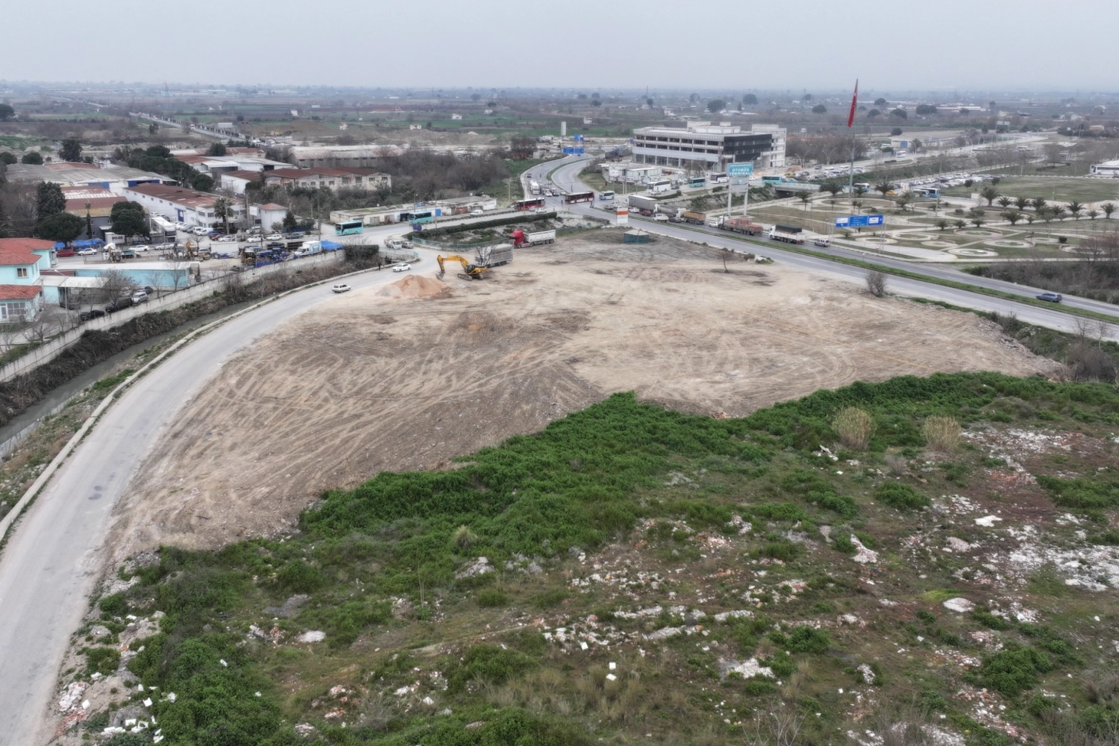 Manisa'da bin kamyonluk hafriyat kaldırıldı haberi