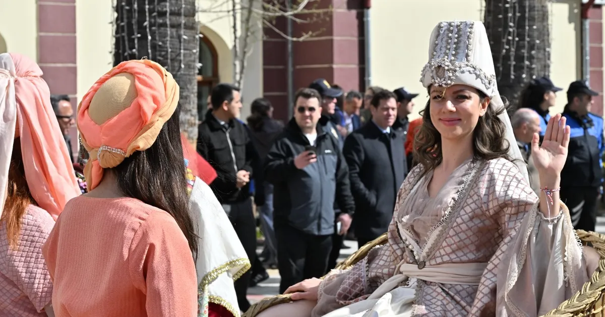 Manisa'da uluslararası festivali 'mesir karma' ile başladı haberi