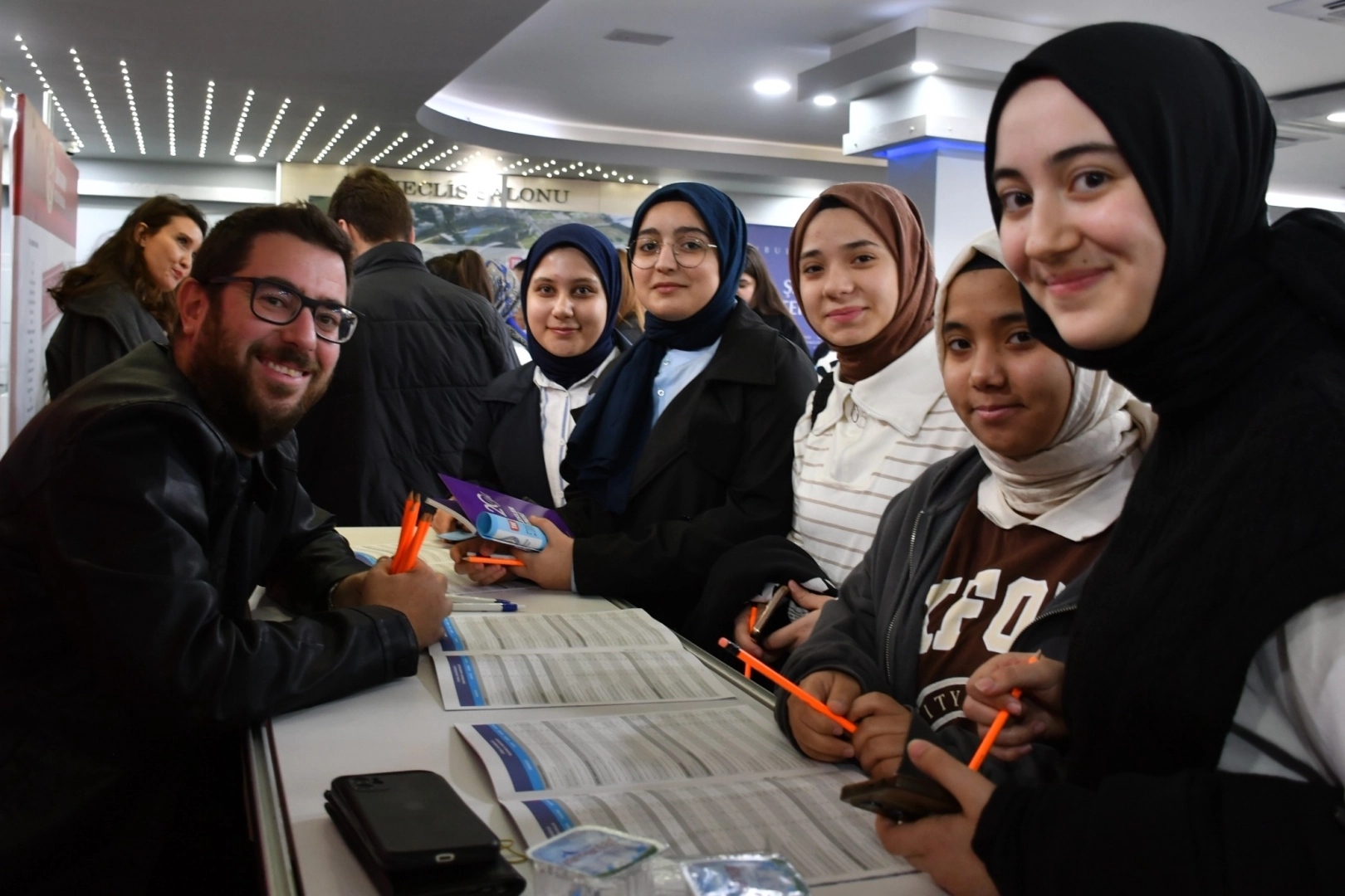 Manisa'da üniversite tanıtım gününe büyük ilgi haberi