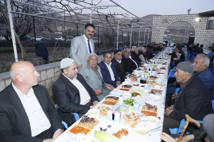 Mardin Yeşilli'de MHP'nin iftarına büyük ilgi haberi