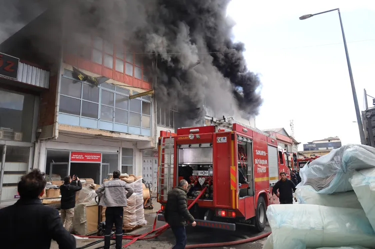 Sakarya'da Mobilyacılar Çarşısı'nda yangın haberi