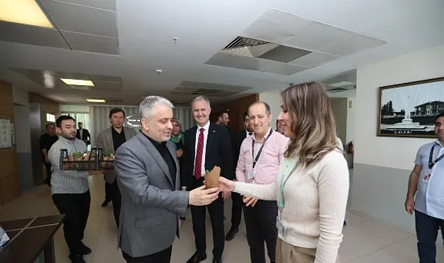 Tıp bayramında hekimler ziyaret edildi haberi