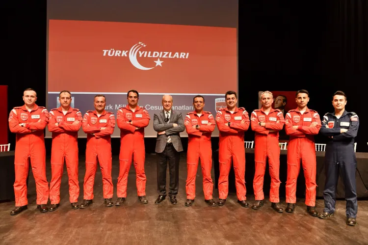 Türk Yıldızları pilotları Bursa Mustafakemalpaşa'da haberi