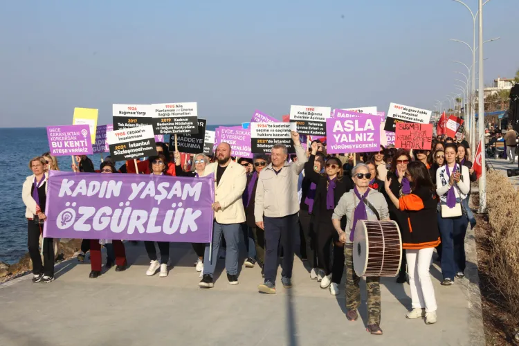 Türkiye'de ilk oldu... Güzelbahçe'de 'tersine yürüyüş' yapıldı haberi