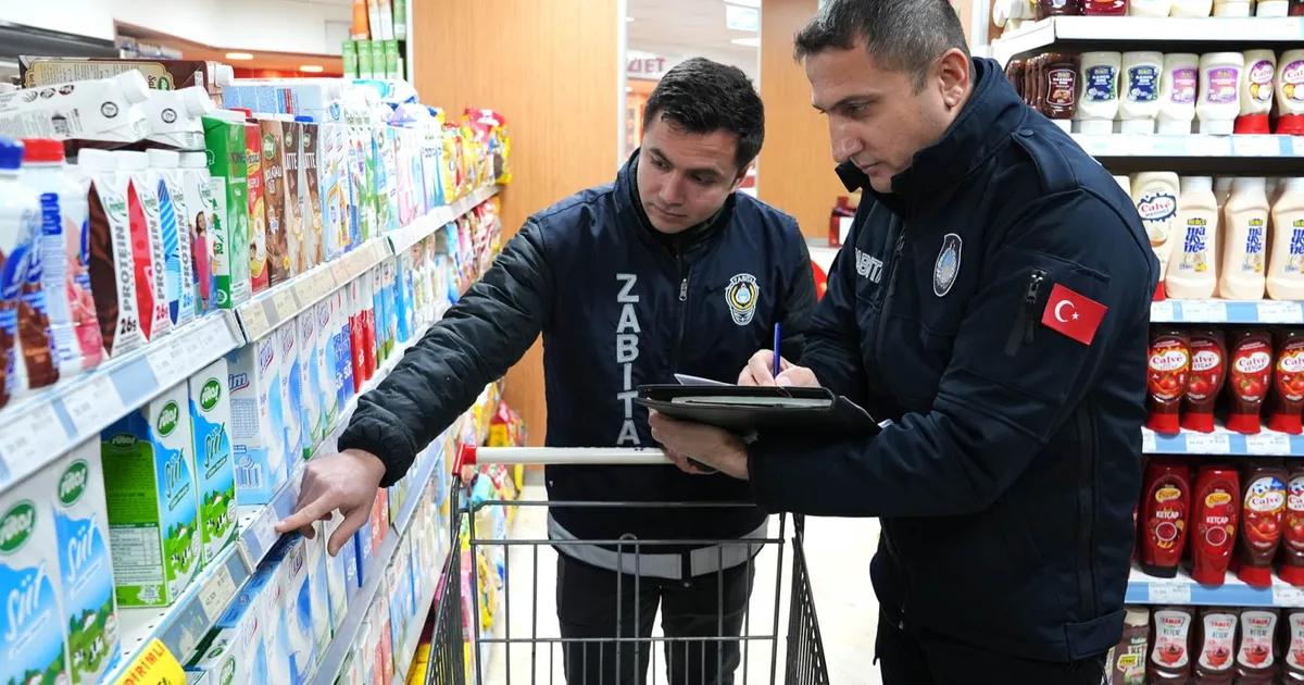 Zabıta iş başında! Fırın, market, pazar esnafına sıkı denetim haberi