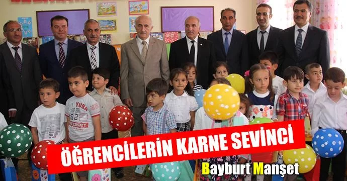 Öğrencilerin karne sevinci